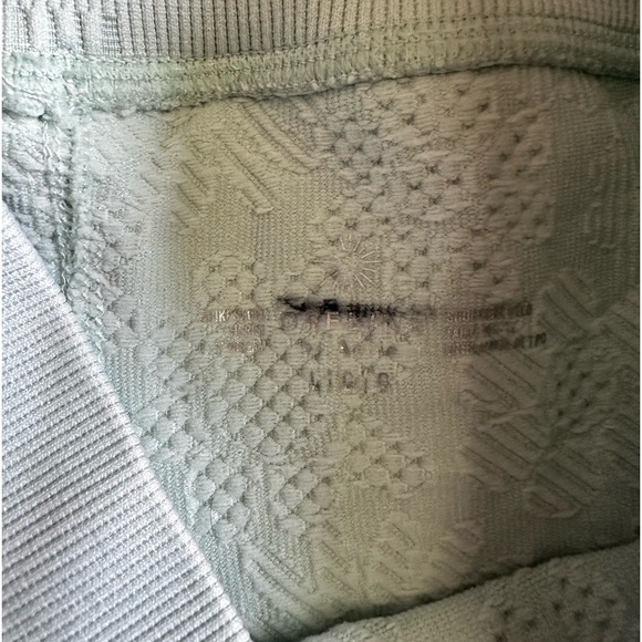 Aerie Offline Biker Shorts 7” - Picture 2 of 3